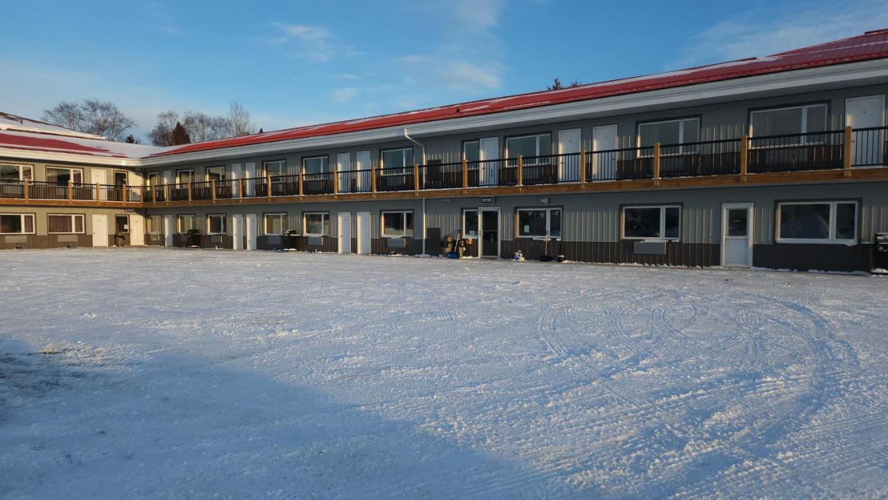 Outdoorsman Motel Вава Экстерьер фото